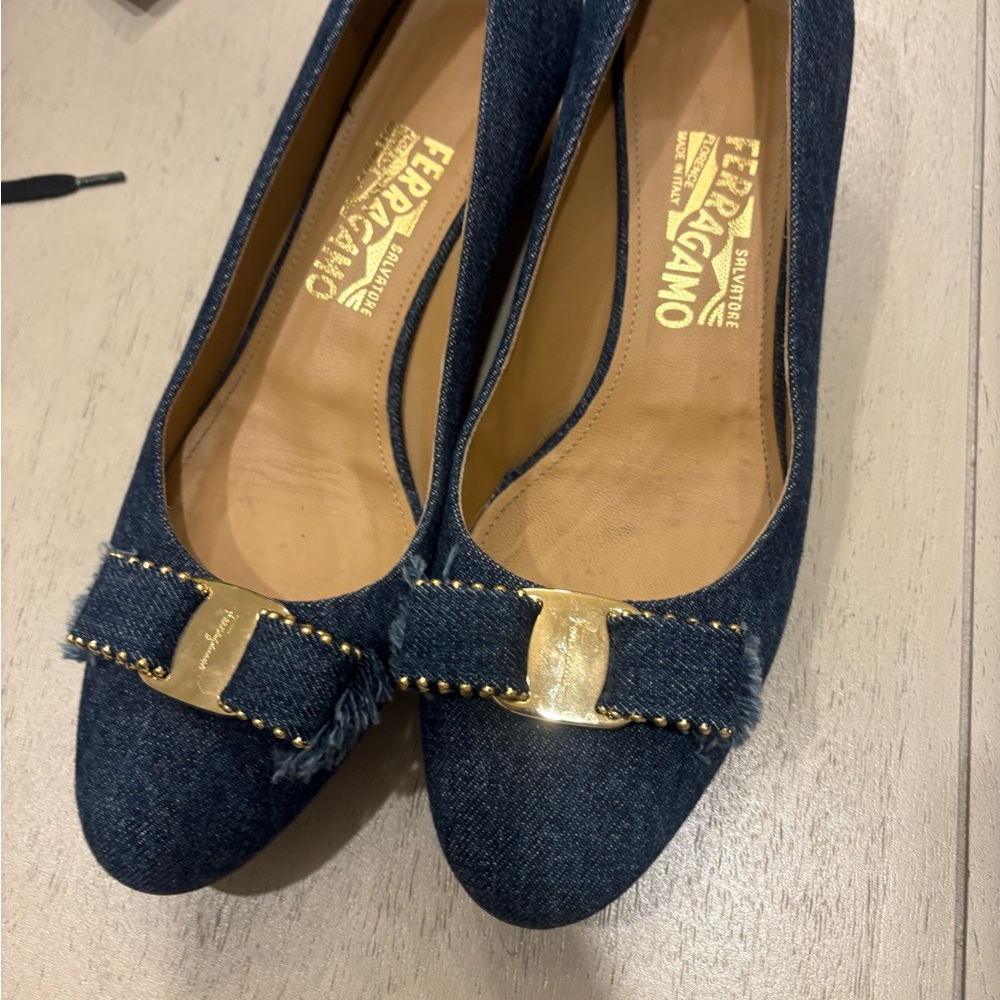 Salvatore Ferragamo Denim Heels with Gold Accents - Picture 4 of 4